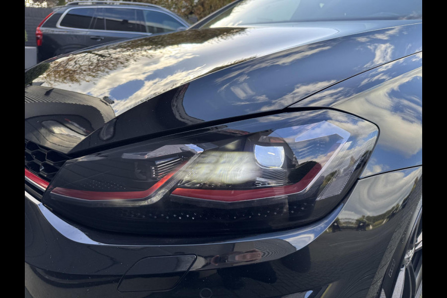 Volkswagen Golf 2.0 TSI GTI TCR | Panoramadak | Camera | Dynaudio | Adaptive Cruise Control | Navigatie | Volkswagen Golf 2.0 TSI GTI TCR | Panoramadak | Camera | Dynaudio | Adaptive Cruise Control | Navigatie |