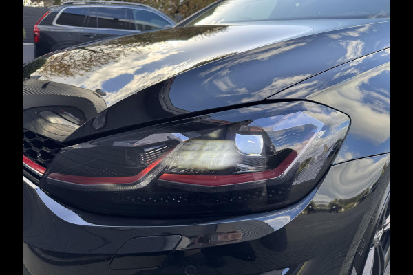 Volkswagen Golf 2.0 TSI GTI TCR | Panoramadak | Camera | Dynaudio | Adaptive Cruise Control | Navigatie | Volkswagen Golf 2.0 TSI GTI TCR | Panoramadak | Camera | Dynaudio | Adaptive Cruise Control | Navigatie |