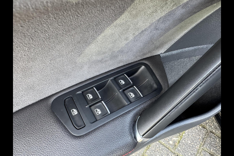 Volkswagen Golf 2.0 TSI GTI TCR | Panoramadak | Camera | Dynaudio | Adaptive Cruise Control | Navigatie | Volkswagen Golf 2.0 TSI GTI TCR | Panoramadak | Camera | Dynaudio | Adaptive Cruise Control | Navigatie |