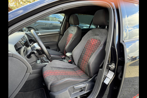 Volkswagen Golf 2.0 TSI GTI TCR | Panoramadak | Camera | Dynaudio | Adaptive Cruise Control | Navigatie | Volkswagen Golf 2.0 TSI GTI TCR | Panoramadak | Camera | Dynaudio | Adaptive Cruise Control | Navigatie |