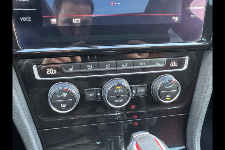 Volkswagen Golf 2.0 TSI GTI TCR | Panoramadak | Camera | Dynaudio | Adaptive Cruise Control | Navigatie | Volkswagen Golf 2.0 TSI GTI TCR | Panoramadak | Camera | Dynaudio | Adaptive Cruise Control | Navigatie |