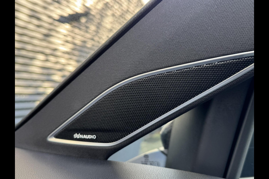 Volkswagen Golf 2.0 TSI GTI TCR | Panoramadak | Camera | Dynaudio | Adaptive Cruise Control | Navigatie | Volkswagen Golf 2.0 TSI GTI TCR | Panoramadak | Camera | Dynaudio | Adaptive Cruise Control | Navigatie |