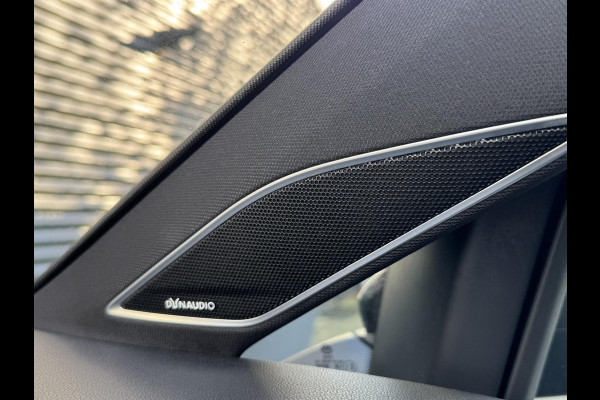 Volkswagen Golf 2.0 TSI GTI TCR | Panoramadak | Camera | Dynaudio | Adaptive Cruise Control | Navigatie | Volkswagen Golf 2.0 TSI GTI TCR | Panoramadak | Camera | Dynaudio | Adaptive Cruise Control | Navigatie |