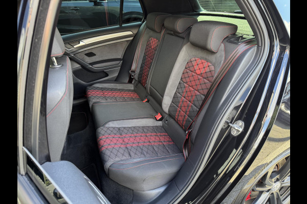 Volkswagen Golf 2.0 TSI GTI TCR | Panoramadak | Camera | Dynaudio | Adaptive Cruise Control | Navigatie | Volkswagen Golf 2.0 TSI GTI TCR | Panoramadak | Camera | Dynaudio | Adaptive Cruise Control | Navigatie |