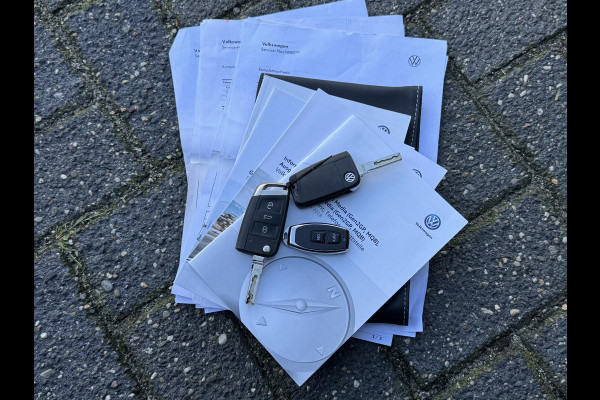 Volkswagen Golf 2.0 TSI GTI TCR | Panoramadak | Camera | Dynaudio | Adaptive Cruise Control | Navigatie | Volkswagen Golf 2.0 TSI GTI TCR | Panoramadak | Camera | Dynaudio | Adaptive Cruise Control | Navigatie |