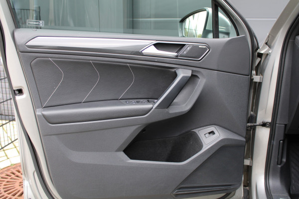 Volkswagen Tiguan 1.4 TSI ACT Comfortline Business | NAP! | R-LINE | DYNAUDIO | STOELVERWARMING | ELEK.TREKHAAK | Volkswagen Tiguan 1.4 TSI ACT Comfortline Business | NAP! | R-LINE | DYNAUDIO | STOELVERWARMING | ELEK.TREKHAAK |