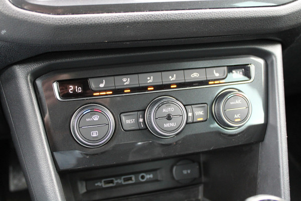 Volkswagen Tiguan 1.4 TSI ACT Comfortline Business | NAP! | R-LINE | DYNAUDIO | STOELVERWARMING | ELEK.TREKHAAK | Volkswagen Tiguan 1.4 TSI ACT Comfortline Business | NAP! | R-LINE | DYNAUDIO | STOELVERWARMING | ELEK.TREKHAAK |