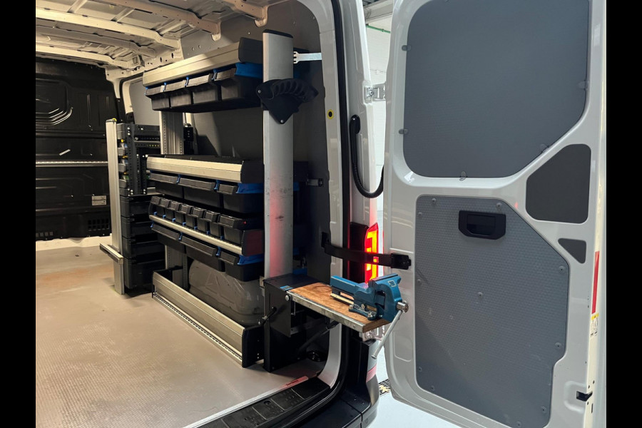 Volkswagen Crafter Automaat DSG Servicewagen 35 2.0 TDI euro6 140PK L3H2 (oude L2H1) Highline 3Persoons, SORTIMO, RIJKLAARPRIJS Volkswagen Crafter Automaat DSG Servicewagen 35 2.0 TDI euro6 140PK L3H2 (oude L2H1) Highline 3Persoons, SORTIMO, RIJKLAARPRIJS