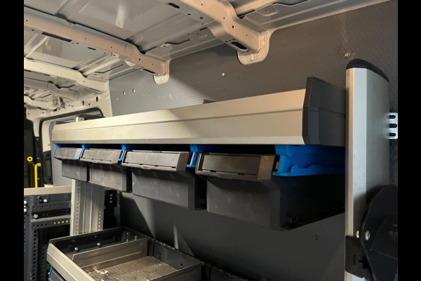 Volkswagen Crafter Automaat DSG Servicewagen 35 2.0 TDI euro6 140PK L3H2 (oude L2H1) Highline 3Persoons, SORTIMO, RIJKLAARPRIJS Volkswagen Crafter Automaat DSG Servicewagen 35 2.0 TDI euro6 140PK L3H2 (oude L2H1) Highline 3Persoons, SORTIMO, RIJKLAARPRIJS