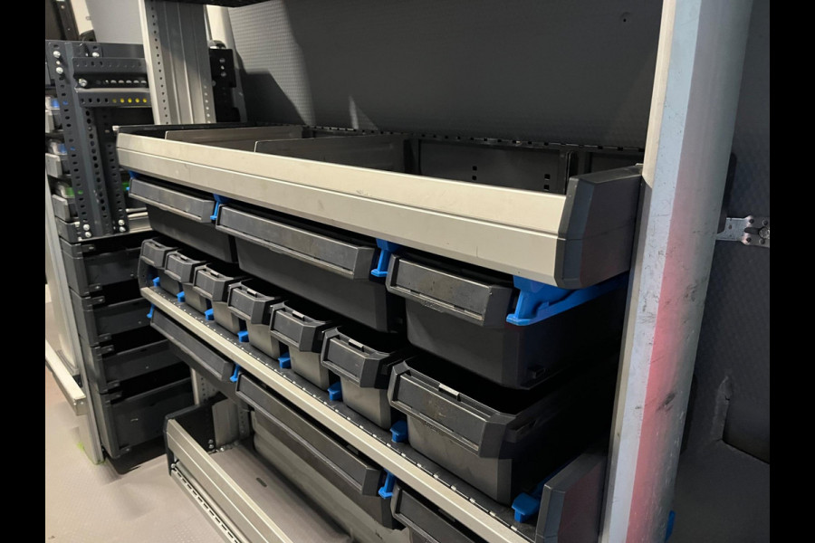 Volkswagen Crafter Automaat DSG Servicewagen 35 2.0 TDI euro6 140PK L3H2 (oude L2H1) Highline 3Persoons, SORTIMO, RIJKLAARPRIJS Volkswagen Crafter Automaat DSG Servicewagen 35 2.0 TDI euro6 140PK L3H2 (oude L2H1) Highline 3Persoons, SORTIMO, RIJKLAARPRIJS