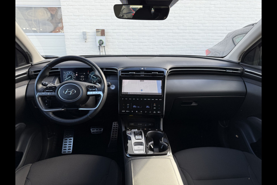 Hyundai Tucson 1.6 T-GDI PHEV Comfort Smart 4WD | Trekhaak | Pano | Camera | ACC | Keyless | LED | 19 inch Hyundai Tucson 1.6 T-GDI PHEV Comfort Smart 4WD | Trekhaak | Pano | Camera | ACC | Keyless | LED | 19 inch