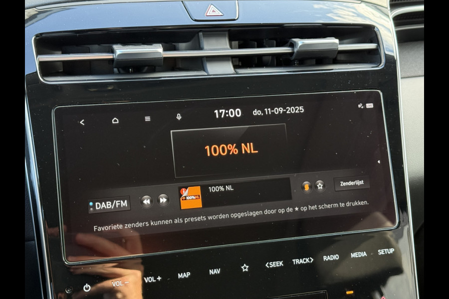 Hyundai Tucson 1.6 T-GDI PHEV Comfort Smart 4WD | Trekhaak | Pano | Camera | ACC | Keyless | LED | 19 inch Hyundai Tucson 1.6 T-GDI PHEV Comfort Smart 4WD | Trekhaak | Pano | Camera | ACC | Keyless | LED | 19 inch