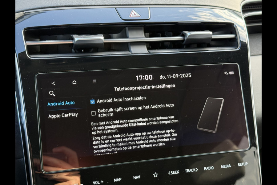 Hyundai Tucson 1.6 T-GDI PHEV Comfort Smart 4WD | Trekhaak | Pano | Camera | ACC | Keyless | LED | 19 inch Hyundai Tucson 1.6 T-GDI PHEV Comfort Smart 4WD | Trekhaak | Pano | Camera | ACC | Keyless | LED | 19 inch