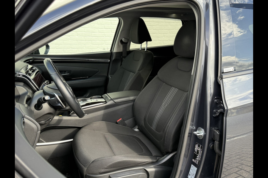 Hyundai Tucson 1.6 T-GDI PHEV Comfort Smart 4WD | Trekhaak | Pano | Camera | ACC | Keyless | LED | 19 inch Hyundai Tucson 1.6 T-GDI PHEV Comfort Smart 4WD | Trekhaak | Pano | Camera | ACC | Keyless | LED | 19 inch