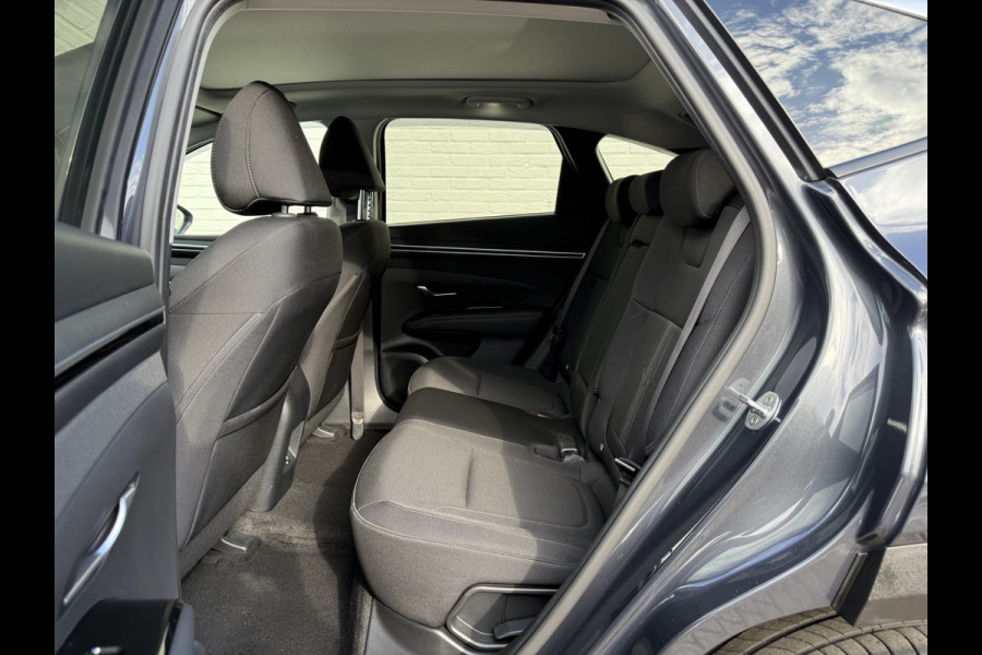 Hyundai Tucson 1.6 T-GDI PHEV Comfort Smart 4WD | Trekhaak | Pano | Camera | ACC | Keyless | LED | 19 inch Hyundai Tucson 1.6 T-GDI PHEV Comfort Smart 4WD | Trekhaak | Pano | Camera | ACC | Keyless | LED | 19 inch