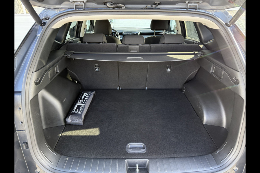 Hyundai Tucson 1.6 T-GDI PHEV Comfort Smart 4WD | Trekhaak | Pano | Camera | ACC | Keyless | LED | 19 inch Hyundai Tucson 1.6 T-GDI PHEV Comfort Smart 4WD | Trekhaak | Pano | Camera | ACC | Keyless | LED | 19 inch