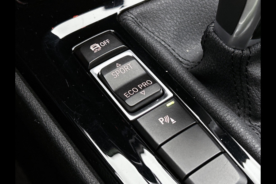 BMW X1 SDrive18i High Executive Edition Automaat (GROOT-NAVIGATIE, CAMERA, STOELVERWARMING, ELEKT. STOELEN, SFEERVERLICHTING)