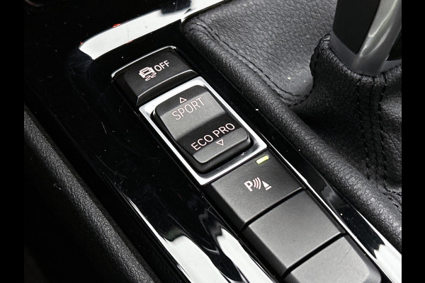 BMW X1 SDrive18i High Executive Edition Automaat (GROOT-NAVIGATIE, CAMERA, STOELVERWARMING, ELEKT. STOELEN, SFEERVERLICHTING)