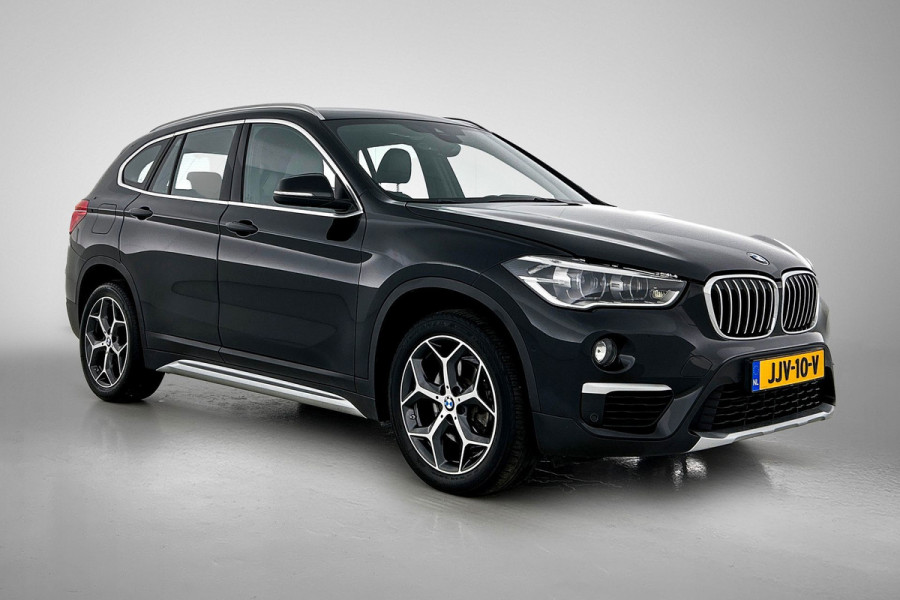 BMW X1 SDrive18i High Executive Edition Automaat (GROOT-NAVIGATIE, CAMERA, STOELVERWARMING, ELEKT. STOELEN, SFEERVERLICHTING)