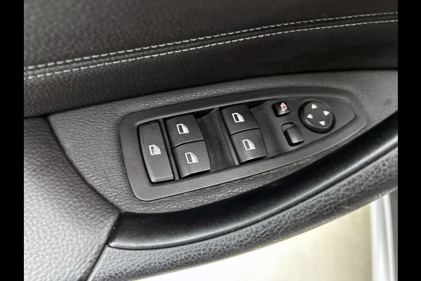 BMW X1 SDrive18i High Executive Edition Automaat (GROOT-NAVIGATIE, CAMERA, STOELVERWARMING, ELEKT. STOELEN, SFEERVERLICHTING)