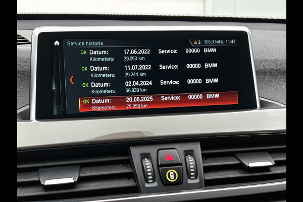 BMW X1 SDrive18i High Executive Edition Automaat (GROOT-NAVIGATIE, CAMERA, STOELVERWARMING, ELEKT. STOELEN, SFEERVERLICHTING)