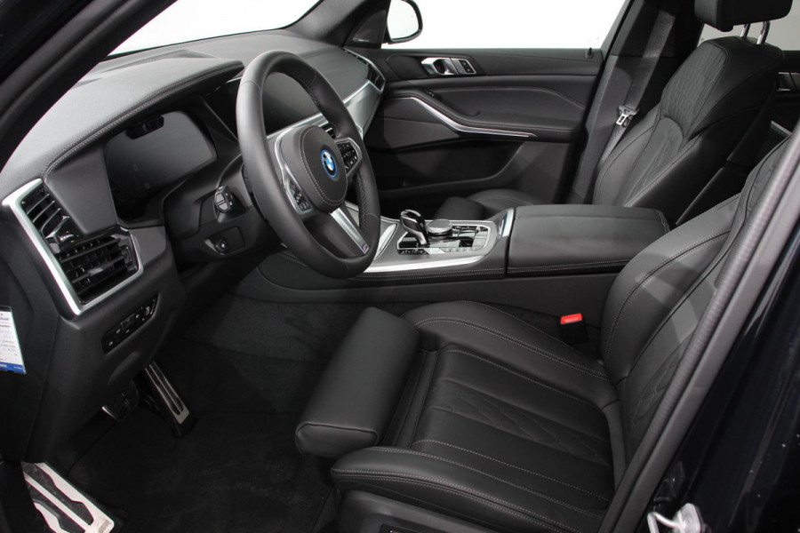 BMW X5 xDrive45e 394pk High Executive M-Sport PHEV 6 cilinder Panoramisch schuif-kantel dak Harman Kardon Head up display Lederen bekleding Electrische verstelling comfort stoelen BMW X5 xDrive45e 394pk High Executive M-Sport PHEV 6 cilinder Panoramisch schuif-kantel dak Harman Kardon Head up display Lederen bekleding Electrische verstelling comfort stoelen