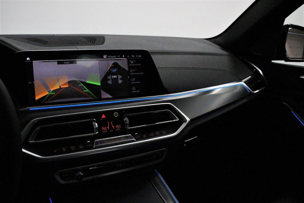 BMW X5 xDrive45e 394pk High Executive M-Sport PHEV 6 cilinder Panoramisch schuif-kantel dak Harman Kardon Head up display Lederen bekleding Electrische verstelling comfort stoelen BMW X5 xDrive45e 394pk High Executive M-Sport PHEV 6 cilinder Panoramisch schuif-kantel dak Harman Kardon Head up display Lederen bekleding Electrische verstelling comfort stoelen