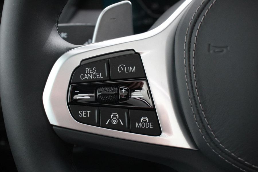 BMW X5 xDrive45e 394pk High Executive M-Sport PHEV 6 cilinder Panoramisch schuif-kantel dak Harman Kardon Head up display Lederen bekleding Electrische verstelling comfort stoelen BMW X5 xDrive45e 394pk High Executive M-Sport PHEV 6 cilinder Panoramisch schuif-kantel dak Harman Kardon Head up display Lederen bekleding Electrische verstelling comfort stoelen