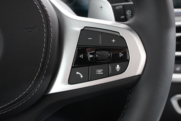 BMW X5 xDrive45e 394pk High Executive M-Sport PHEV 6 cilinder Panoramisch schuif-kantel dak Harman Kardon Head up display Lederen bekleding Electrische verstelling comfort stoelen BMW X5 xDrive45e 394pk High Executive M-Sport PHEV 6 cilinder Panoramisch schuif-kantel dak Harman Kardon Head up display Lederen bekleding Electrische verstelling comfort stoelen