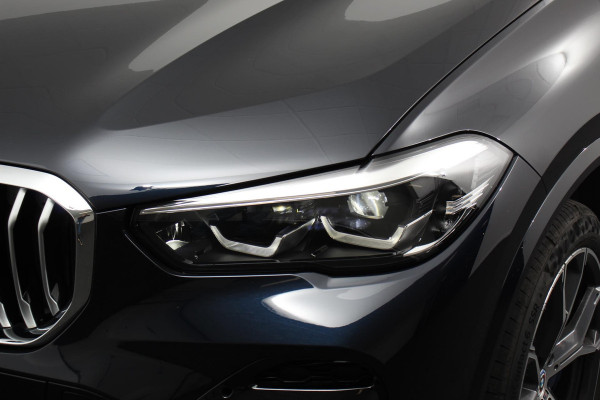 BMW X5 xDrive45e 394pk High Executive M-Sport PHEV 6 cilinder Panoramisch schuif-kantel dak Harman Kardon Head up display Lederen bekleding Electrische verstelling comfort stoelen BMW X5 xDrive45e 394pk High Executive M-Sport PHEV 6 cilinder Panoramisch schuif-kantel dak Harman Kardon Head up display Lederen bekleding Electrische verstelling comfort stoelen