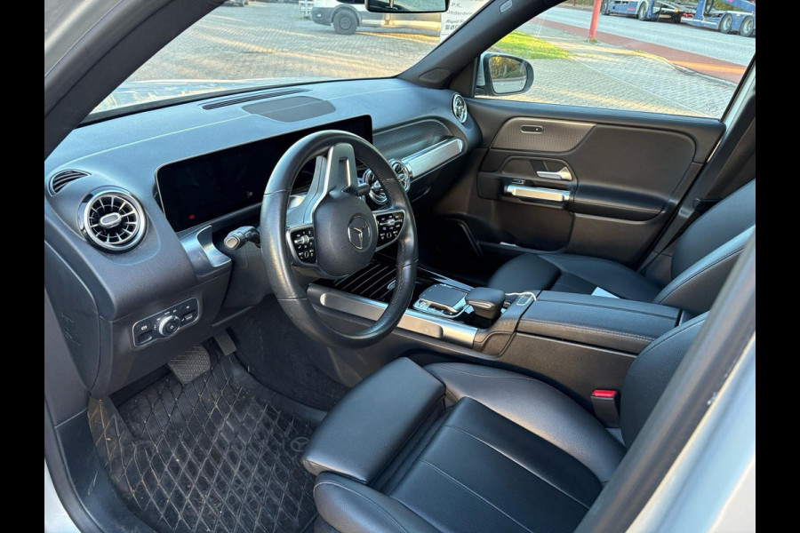 Mercedes-Benz Glb 200 Business Solution Luxury 163pk | Leer | Stoelverwarming | Camera | Elek. Kofferklep | Eerste eigenaar | Mercedes-Benz Glb 200 Business Solution Luxury 163pk | Leer | Stoelverwarming | Camera | Elek. Kofferklep | Eerste eigenaar |