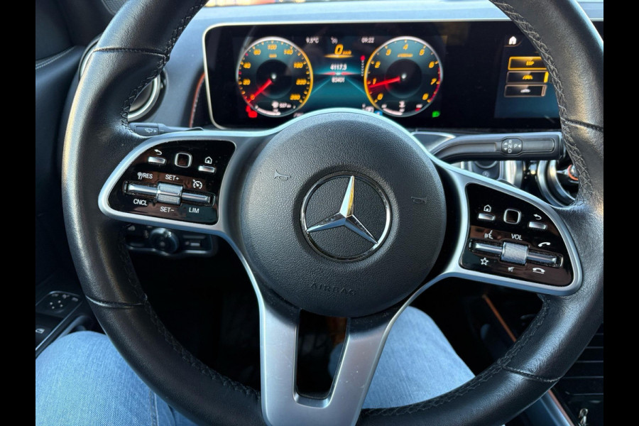 Mercedes-Benz Glb 200 Business Solution Luxury 163pk | Leer | Stoelverwarming | Camera | Elek. Kofferklep | Eerste eigenaar | Mercedes-Benz Glb 200 Business Solution Luxury 163pk | Leer | Stoelverwarming | Camera | Elek. Kofferklep | Eerste eigenaar |