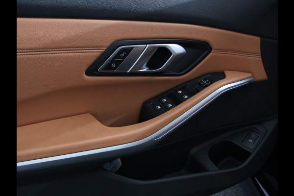 BMW 3 Serie Touring 318i High Executive Edition Demo ! Leder Navigatie Apple Carplay/Android Auto Camera Parkeersensoren Virtual Cockpit Stoelverwarming Cruise Control Ledverlichting Getinte ramen Climate Control BMW 3 Serie Touring 318i High Executive Edition Demo ! Leder Navigatie Apple Carplay/Android Auto Camera Parkeersensoren Virtual Cockpit Stoelverwarming Cruise Control Ledverlichting Getinte ramen Climate Control