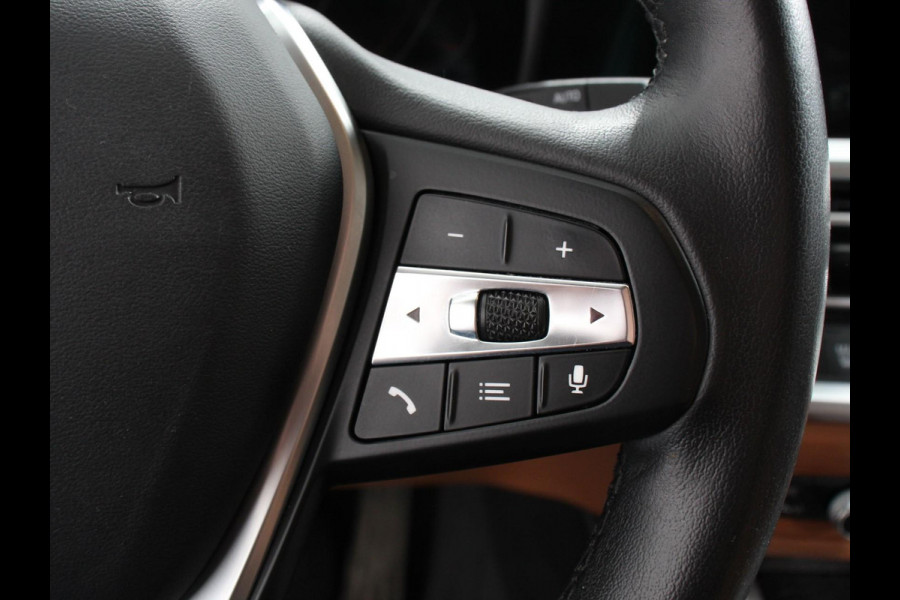 BMW 3 Serie Touring 318i High Executive Edition Demo ! Leder Navigatie Apple Carplay/Android Auto Camera Parkeersensoren Virtual Cockpit Stoelverwarming Cruise Control Ledverlichting Getinte ramen Climate Control BMW 3 Serie Touring 318i High Executive Edition Demo ! Leder Navigatie Apple Carplay/Android Auto Camera Parkeersensoren Virtual Cockpit Stoelverwarming Cruise Control Ledverlichting Getinte ramen Climate Control