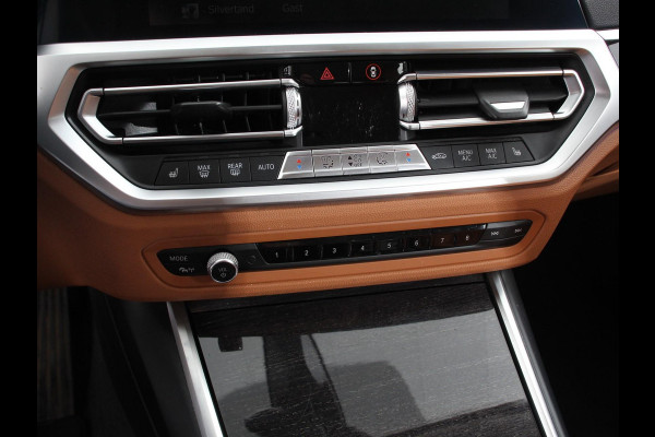 BMW 3 Serie Touring 318i High Executive Edition Demo ! Leder Navigatie Apple Carplay/Android Auto Camera Parkeersensoren Virtual Cockpit Stoelverwarming Cruise Control Ledverlichting Getinte ramen Climate Control BMW 3 Serie Touring 318i High Executive Edition Demo ! Leder Navigatie Apple Carplay/Android Auto Camera Parkeersensoren Virtual Cockpit Stoelverwarming Cruise Control Ledverlichting Getinte ramen Climate Control