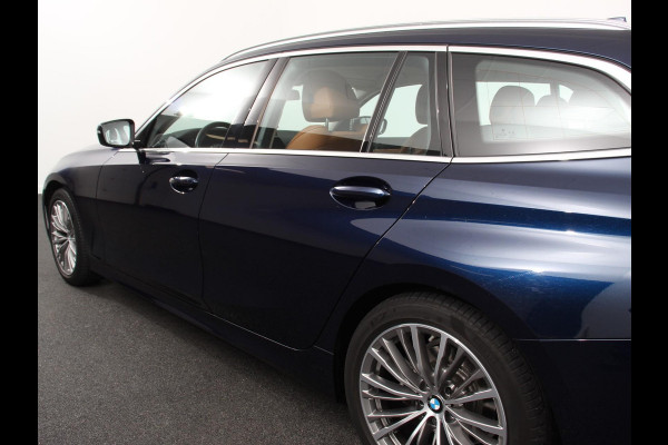 BMW 3 Serie Touring 318i High Executive Edition Demo ! Leder Navigatie Apple Carplay/Android Auto Camera Parkeersensoren Virtual Cockpit Stoelverwarming Cruise Control Ledverlichting Getinte ramen Climate Control BMW 3 Serie Touring 318i High Executive Edition Demo ! Leder Navigatie Apple Carplay/Android Auto Camera Parkeersensoren Virtual Cockpit Stoelverwarming Cruise Control Ledverlichting Getinte ramen Climate Control