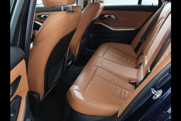 BMW 3 Serie Touring 318i High Executive Edition Demo ! Leder Navigatie Apple Carplay/Android Auto Camera Parkeersensoren Virtual Cockpit Stoelverwarming Cruise Control Ledverlichting Getinte ramen Climate Control BMW 3 Serie Touring 318i High Executive Edition Demo ! Leder Navigatie Apple Carplay/Android Auto Camera Parkeersensoren Virtual Cockpit Stoelverwarming Cruise Control Ledverlichting Getinte ramen Climate Control