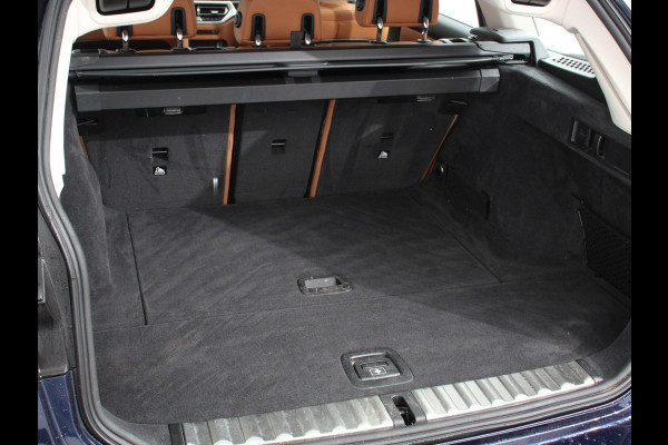 BMW 3 Serie Touring 318i High Executive Edition Demo ! Leder Navigatie Apple Carplay/Android Auto Camera Parkeersensoren Virtual Cockpit Stoelverwarming Cruise Control Ledverlichting Getinte ramen Climate Control BMW 3 Serie Touring 318i High Executive Edition Demo ! Leder Navigatie Apple Carplay/Android Auto Camera Parkeersensoren Virtual Cockpit Stoelverwarming Cruise Control Ledverlichting Getinte ramen Climate Control