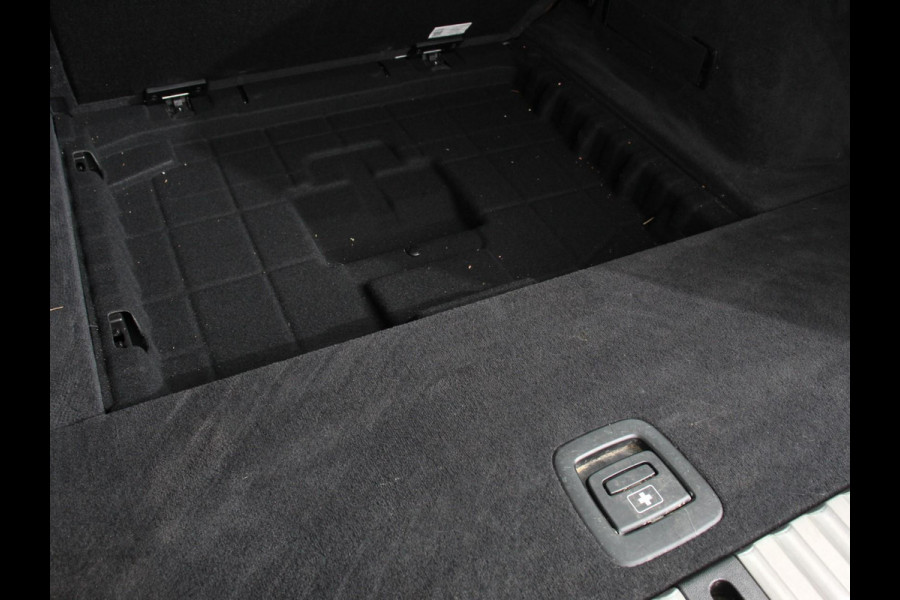 BMW 3 Serie Touring 318i High Executive Edition Demo ! Leder Navigatie Apple Carplay/Android Auto Camera Parkeersensoren Virtual Cockpit Stoelverwarming Cruise Control Ledverlichting Getinte ramen Climate Control BMW 3 Serie Touring 318i High Executive Edition Demo ! Leder Navigatie Apple Carplay/Android Auto Camera Parkeersensoren Virtual Cockpit Stoelverwarming Cruise Control Ledverlichting Getinte ramen Climate Control