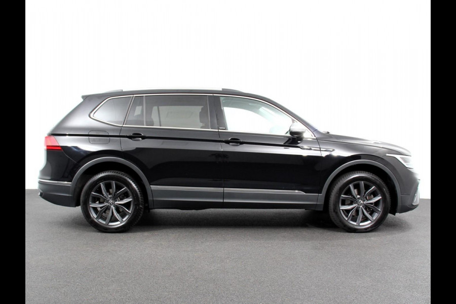 Volkswagen Tiguan Allspace 1.5 TSI DSG7 MOVE DEMO 7-Persoons Trekhaak Navigatie Apple Carplay/Android Auto Camera Parkeersensoren Adaptive Cruise Control  Winterpack Full LED Climate Control Volkswagen Tiguan Allspace 1.5 TSI DSG7 MOVE DEMO 7-Persoons Trekhaak Navigatie Apple Carplay/Android Auto Camera Parkeersensoren Adaptive Cruise Control  Winterpack Full LED Climate Control