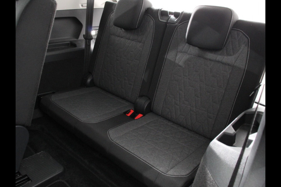 Volkswagen Tiguan Allspace 1.5 TSI DSG7 MOVE DEMO 7-Persoons Trekhaak Navigatie Apple Carplay/Android Auto Camera Parkeersensoren Adaptive Cruise Control  Winterpack Full LED Climate Control Volkswagen Tiguan Allspace 1.5 TSI DSG7 MOVE DEMO 7-Persoons Trekhaak Navigatie Apple Carplay/Android Auto Camera Parkeersensoren Adaptive Cruise Control  Winterpack Full LED Climate Control