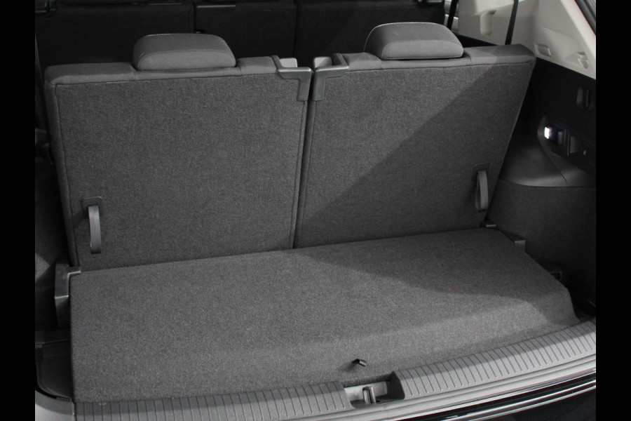 Volkswagen Tiguan Allspace 1.5 TSI DSG7 MOVE DEMO 7-Persoons Trekhaak Navigatie Apple Carplay/Android Auto Camera Parkeersensoren Adaptive Cruise Control  Winterpack Full LED Climate Control Volkswagen Tiguan Allspace 1.5 TSI DSG7 MOVE DEMO 7-Persoons Trekhaak Navigatie Apple Carplay/Android Auto Camera Parkeersensoren Adaptive Cruise Control  Winterpack Full LED Climate Control