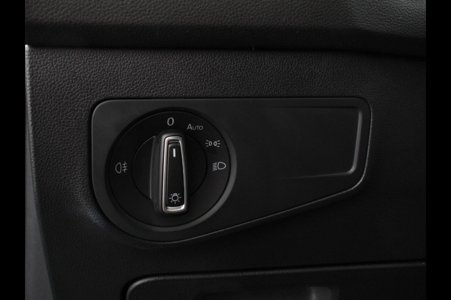 Volkswagen Tiguan Allspace 1.5 TSI DSG7 MOVE DEMO 7-Persoons Trekhaak Navigatie Apple Carplay/Android Auto Camera Parkeersensoren Adaptive Cruise Control  Winterpack Full LED Climate Control Volkswagen Tiguan Allspace 1.5 TSI DSG7 MOVE DEMO 7-Persoons Trekhaak Navigatie Apple Carplay/Android Auto Camera Parkeersensoren Adaptive Cruise Control  Winterpack Full LED Climate Control