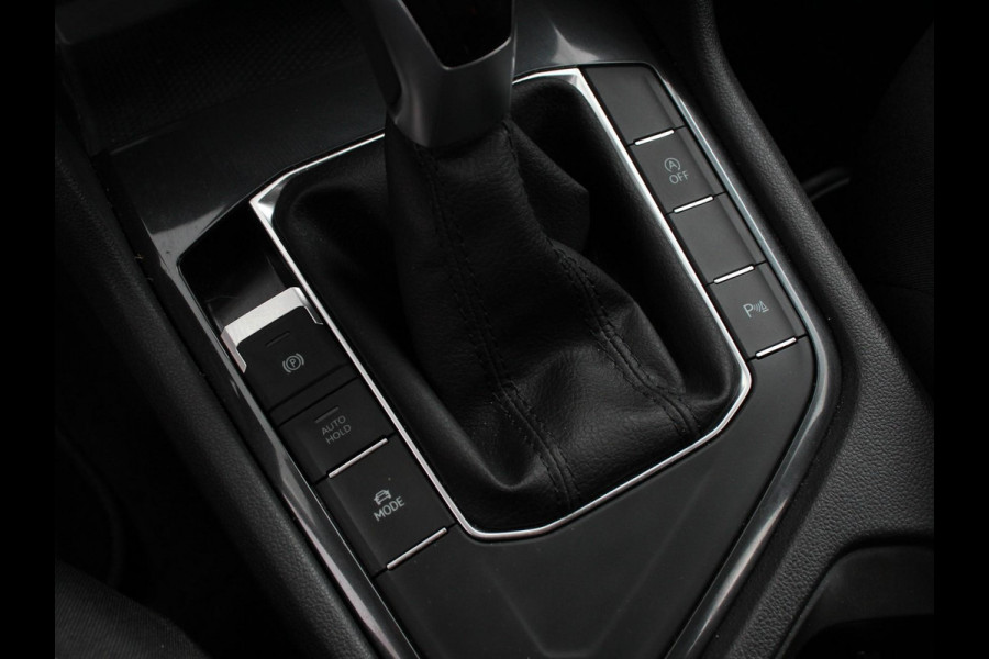 Volkswagen Tiguan Allspace 1.5 TSI DSG7 MOVE DEMO 7-Persoons Trekhaak Navigatie Apple Carplay/Android Auto Camera Parkeersensoren Adaptive Cruise Control  Winterpack Full LED Climate Control Volkswagen Tiguan Allspace 1.5 TSI DSG7 MOVE DEMO 7-Persoons Trekhaak Navigatie Apple Carplay/Android Auto Camera Parkeersensoren Adaptive Cruise Control  Winterpack Full LED Climate Control