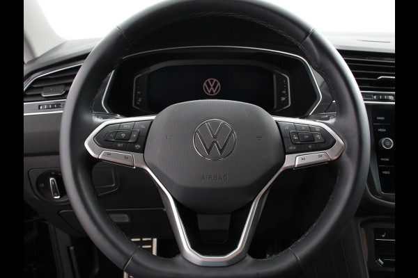 Volkswagen Tiguan Allspace 1.5 TSI DSG7 MOVE DEMO 7-Persoons Trekhaak Navigatie Apple Carplay/Android Auto Camera Parkeersensoren Adaptive Cruise Control  Winterpack Full LED Climate Control Volkswagen Tiguan Allspace 1.5 TSI DSG7 MOVE DEMO 7-Persoons Trekhaak Navigatie Apple Carplay/Android Auto Camera Parkeersensoren Adaptive Cruise Control  Winterpack Full LED Climate Control