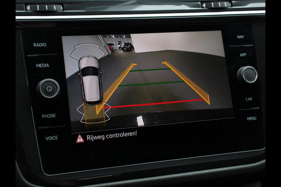 Volkswagen Tiguan Allspace 1.5 TSI DSG7 MOVE DEMO 7-Persoons Trekhaak Navigatie Apple Carplay/Android Auto Camera Parkeersensoren Adaptive Cruise Control  Winterpack Full LED Climate Control Volkswagen Tiguan Allspace 1.5 TSI DSG7 MOVE DEMO 7-Persoons Trekhaak Navigatie Apple Carplay/Android Auto Camera Parkeersensoren Adaptive Cruise Control  Winterpack Full LED Climate Control