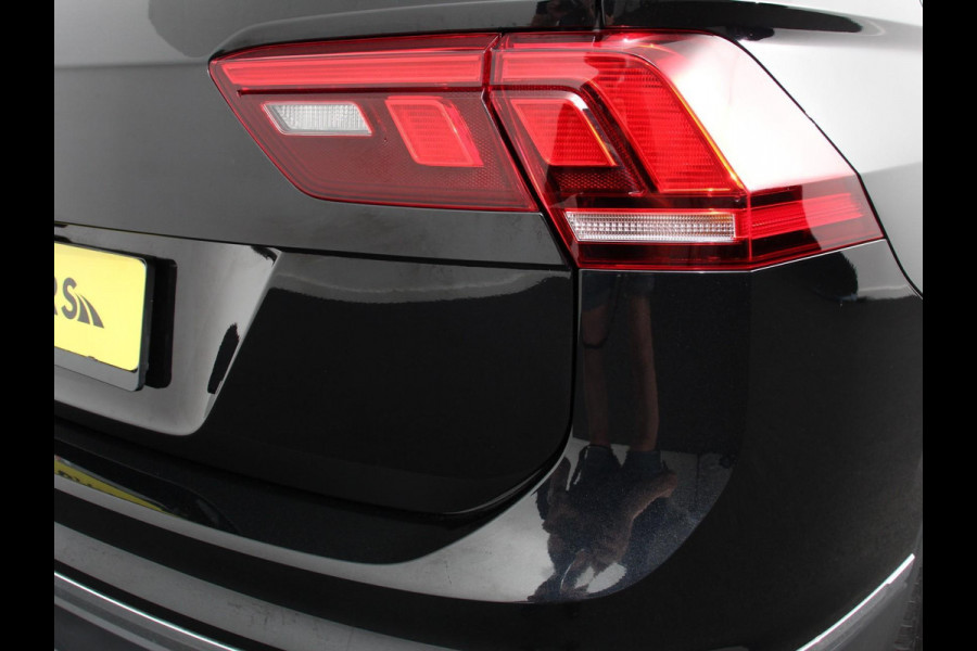 Volkswagen Tiguan Allspace 1.5 TSI DSG7 MOVE DEMO 7-Persoons Trekhaak Navigatie Apple Carplay/Android Auto Camera Parkeersensoren Adaptive Cruise Control  Winterpack Full LED Climate Control Volkswagen Tiguan Allspace 1.5 TSI DSG7 MOVE DEMO 7-Persoons Trekhaak Navigatie Apple Carplay/Android Auto Camera Parkeersensoren Adaptive Cruise Control  Winterpack Full LED Climate Control