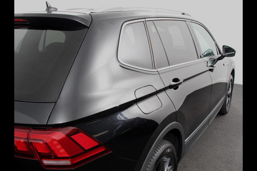 Volkswagen Tiguan Allspace 1.5 TSI DSG7 MOVE DEMO 7-Persoons Trekhaak Navigatie Apple Carplay/Android Auto Camera Parkeersensoren Adaptive Cruise Control  Winterpack Full LED Climate Control Volkswagen Tiguan Allspace 1.5 TSI DSG7 MOVE DEMO 7-Persoons Trekhaak Navigatie Apple Carplay/Android Auto Camera Parkeersensoren Adaptive Cruise Control  Winterpack Full LED Climate Control