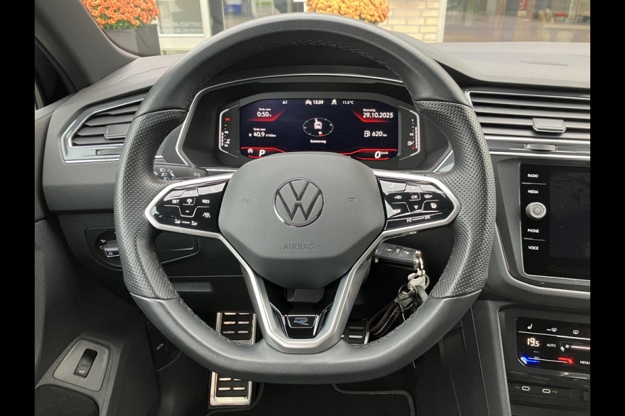 Volkswagen Tiguan 2.0 TDI R-Line Business+ | Black Style | Trekhaak | LED | ACC Volkswagen Tiguan 2.0 TDI R-Line Business+ | Black Style | Trekhaak | LED | ACC