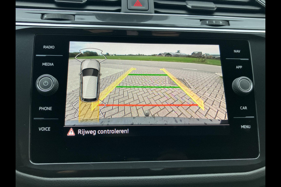 Volkswagen Tiguan 2.0 TDI R-Line Business+ | Black Style | Trekhaak | LED | ACC Volkswagen Tiguan 2.0 TDI R-Line Business+ | Black Style | Trekhaak | LED | ACC